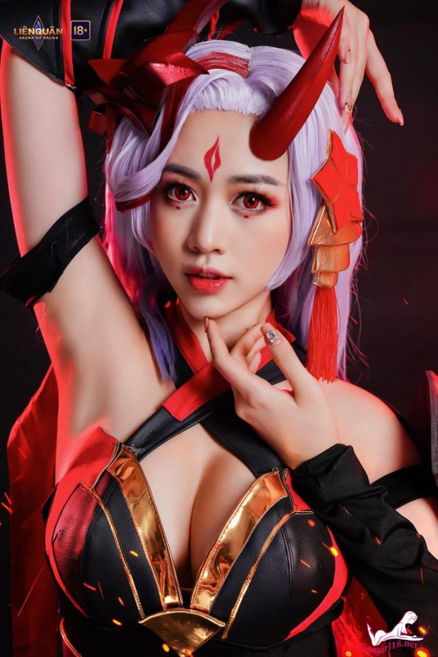 Ảnh gái xinh cosplay liên quân Uyên Thư gợi cảm quyến rũ