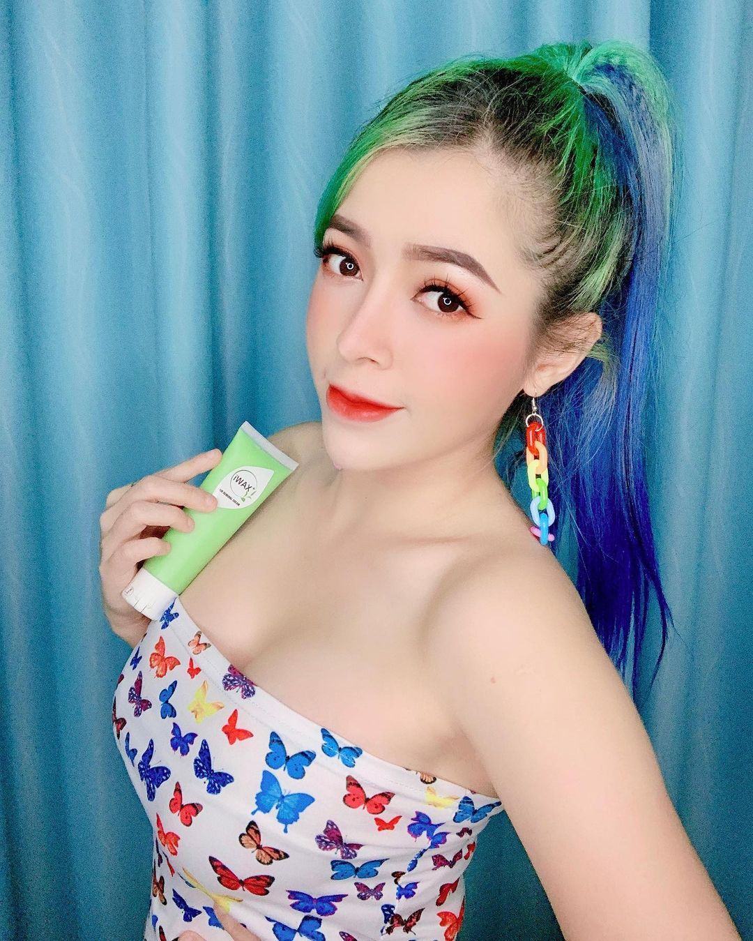 Hình chị Linh Barbie cute quyến rũ