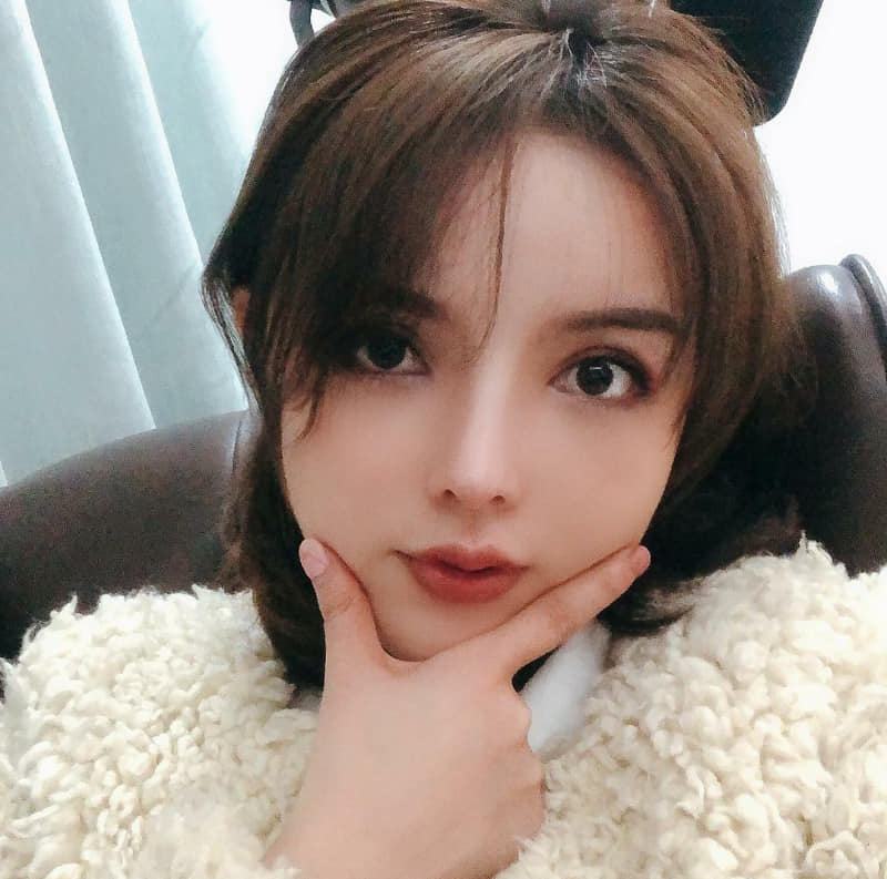 Gái xinh trung cute hạt me