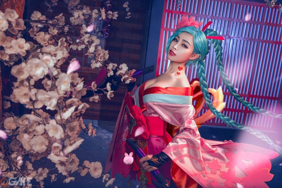 Cosplay liên quân qi đường cong đẹp