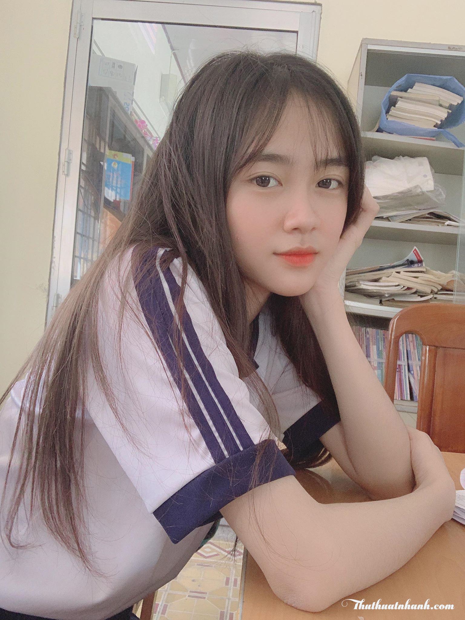 Ảnh đẹp hotgirl Lan Chi gương mặt ưu nhìn