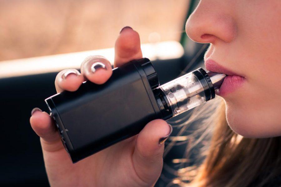 Ảnh gái hút vape che mặt chất lượng cao