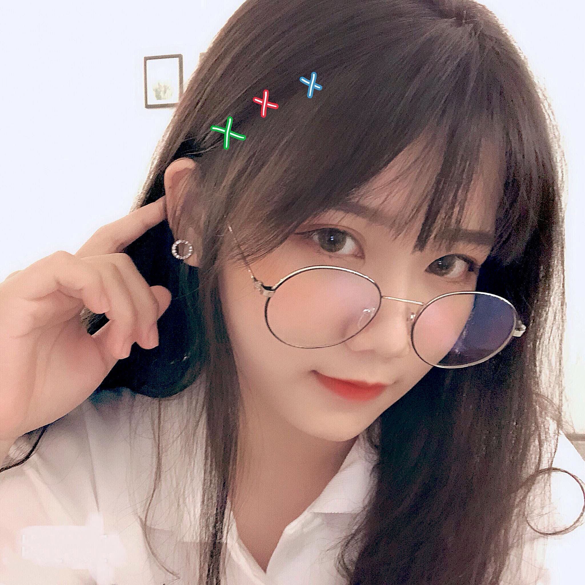 Hình ảnh những cô gái tóc dài cute dễ thương