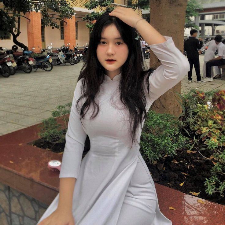 Cô gái mặc áo dài cute dễ thương