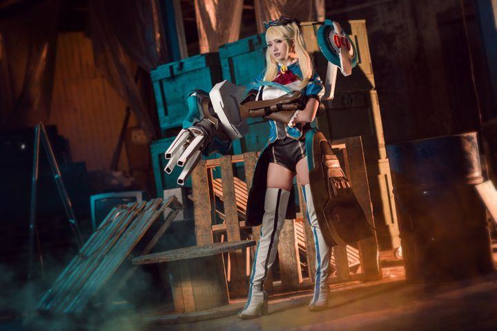 Capheny cosplay làn da trắng