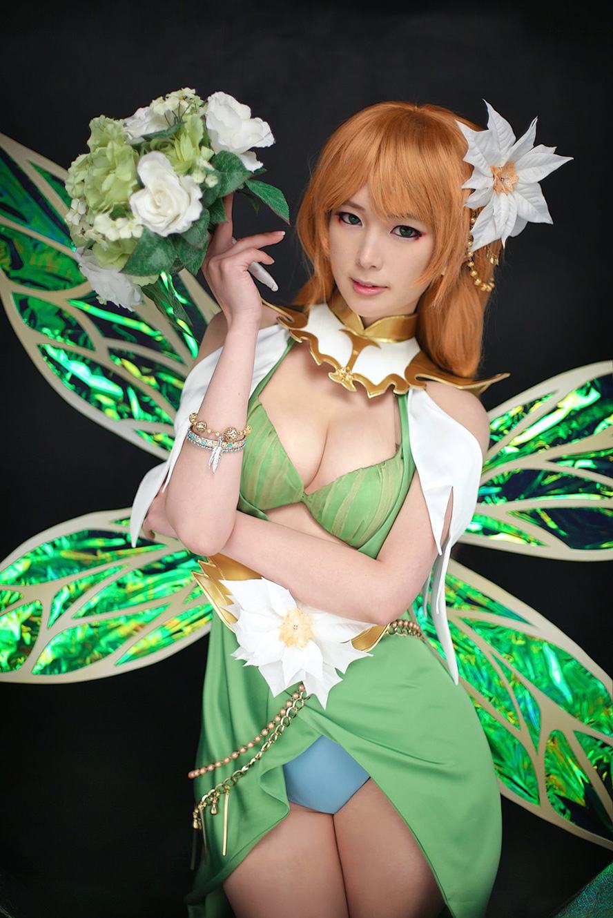 Cosplay liên quân krixi chân dài nuột nà