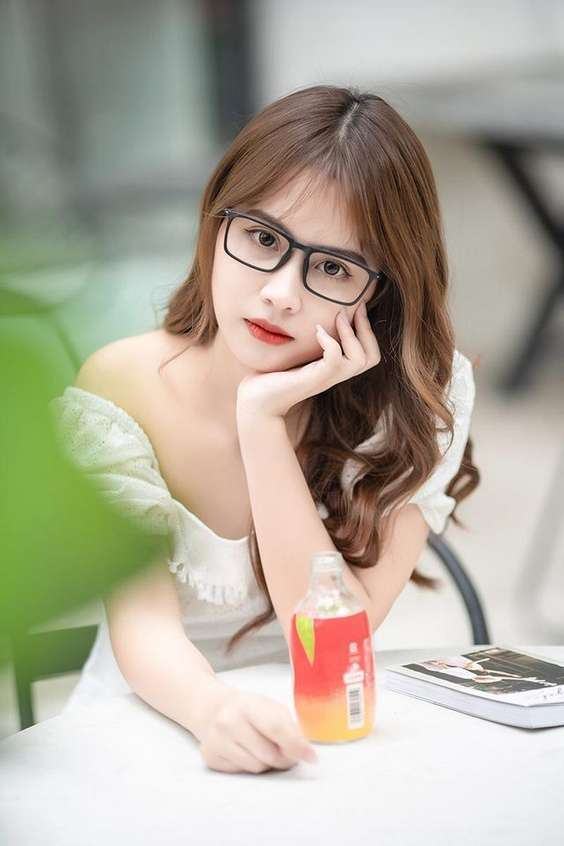 Ảnh cô gái tóc dài cute ngọt lịm