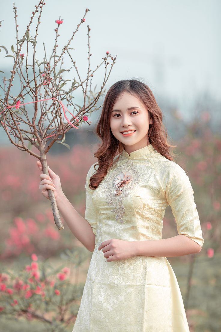 Con gái mặc áo dài cute girl duyên dáng